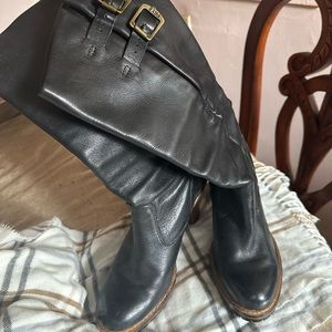 FRYE  boots in great condition hardly uses .